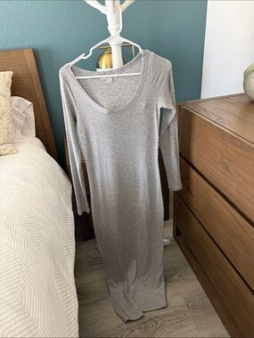 Women's Grey Long Sleeve Scoop Neck Maxi Dress